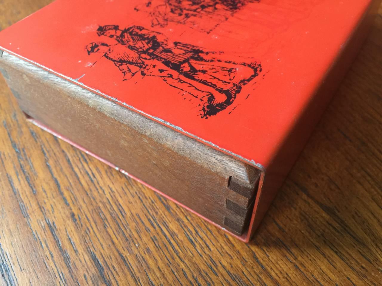 Caja de metal estampado y caoba Moderno de mediados de siglo en venta