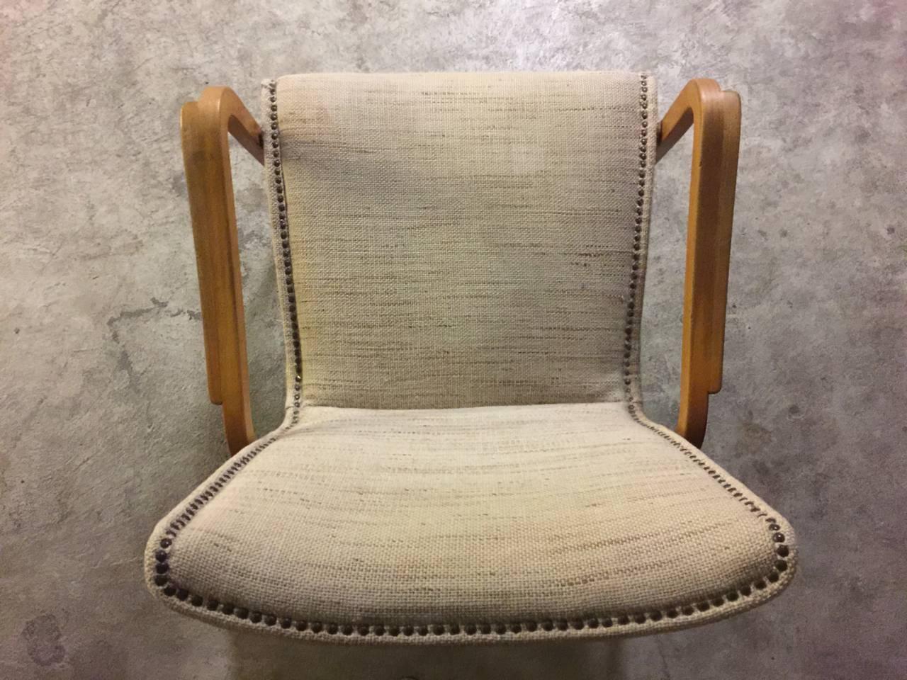 Beautiful Lounge Chair with Laminated Wood Base 2