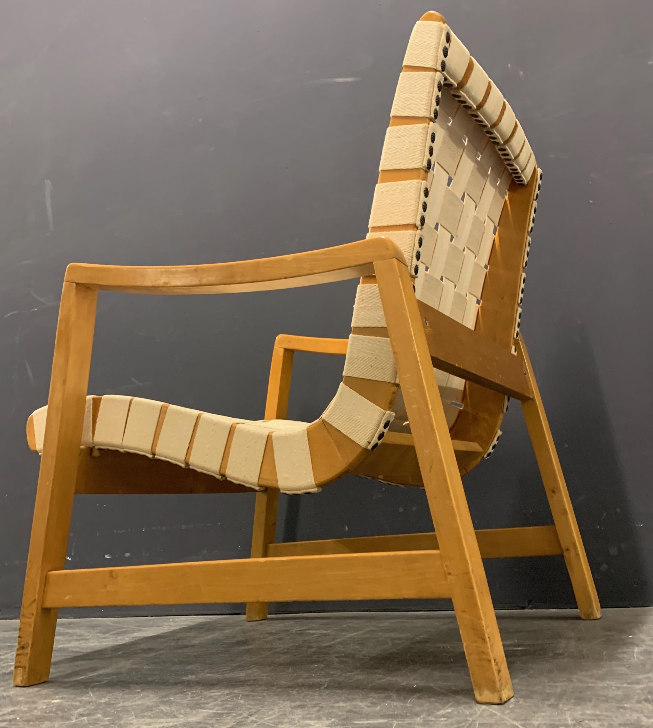 Jens Risom lounge chair for Knoll International. Webbing redone. model no. 652.

LOCATED IN HAMBURG