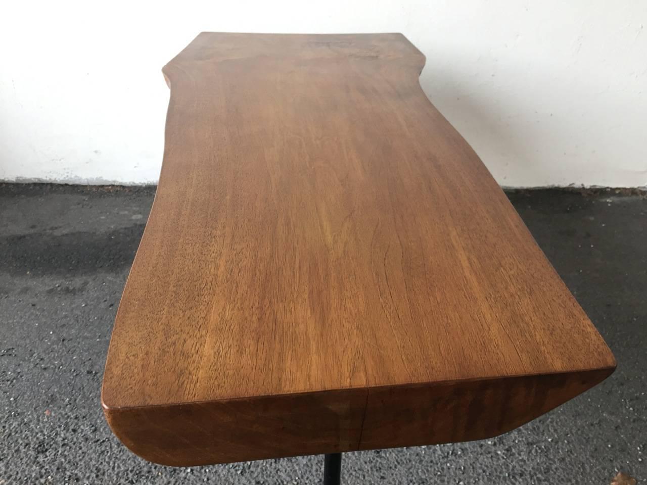 20th Century Beautiful Three-Legged Massive Walnut Free Edge Coffee Table For Sale