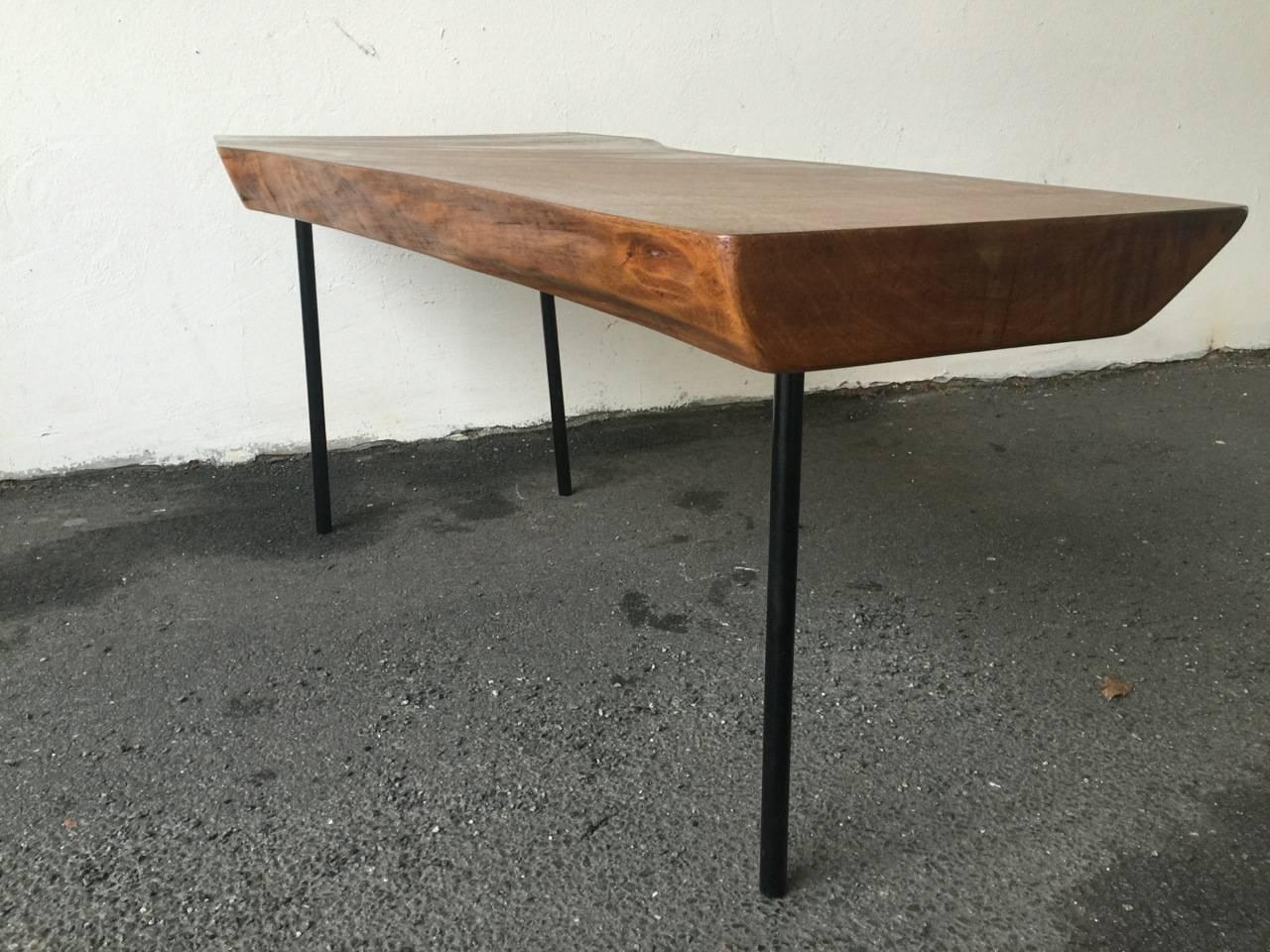 Beautiful Three-Legged Massive Walnut Free Edge Coffee Table For Sale 1