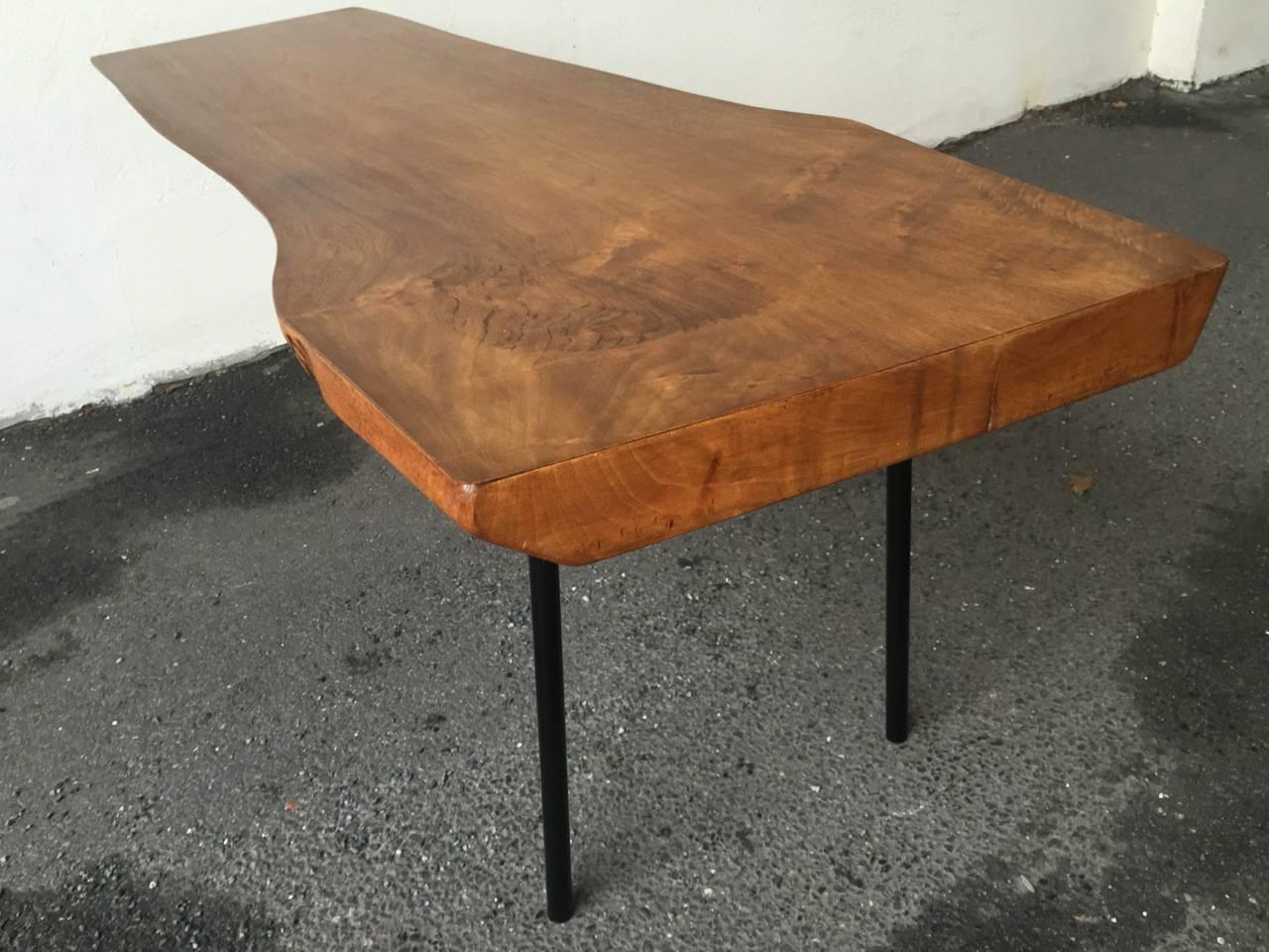 Beautiful Three-Legged Massive Walnut Free Edge Coffee Table For Sale 4