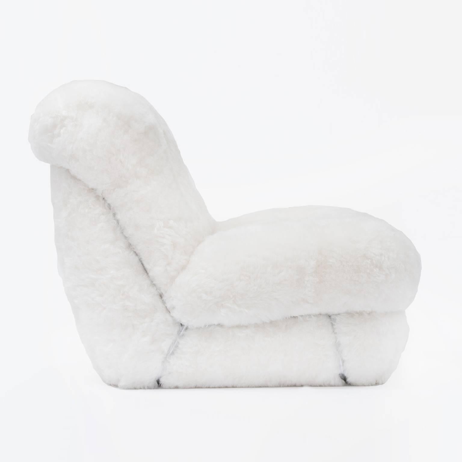 Fabulous Jet Set Style Icelandic Lambswool Slipper Chairs In Excellent Condition In Munich, DE