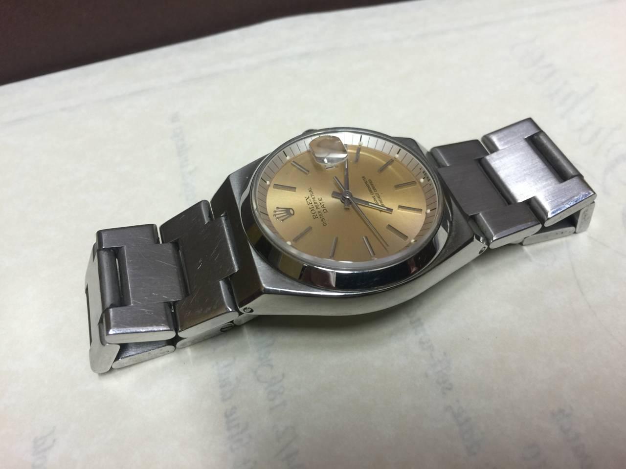 One of the rarest watches made by Rolex. Chronometer self-winding inside the case Rolex later used for the 17000 quartz. Around 1000 have been made.
the crown is smaller, than later used at the quartz, also it´s the only Rolex ever made with