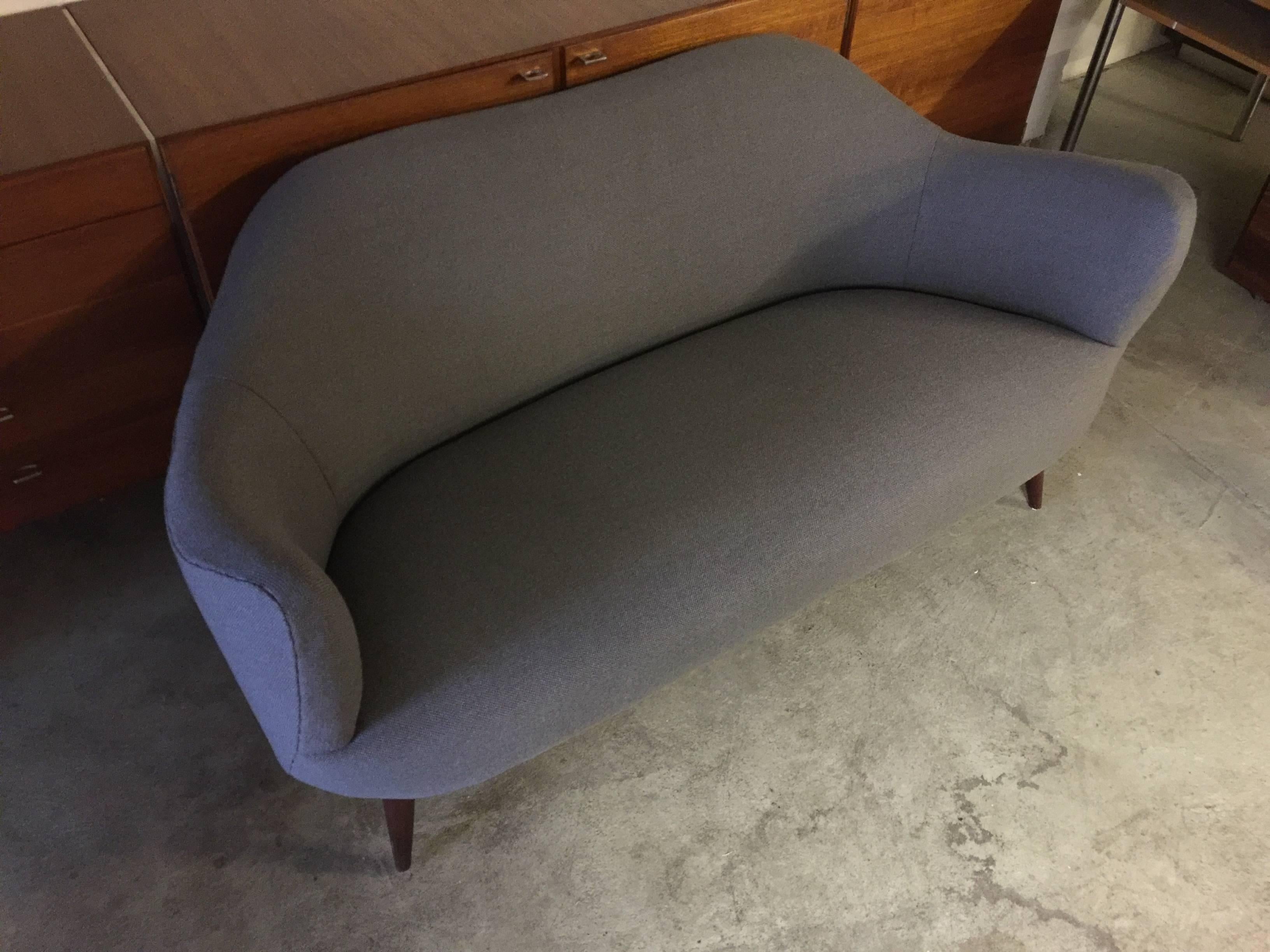Wonderful Settee with Amazing Shape For Sale 4