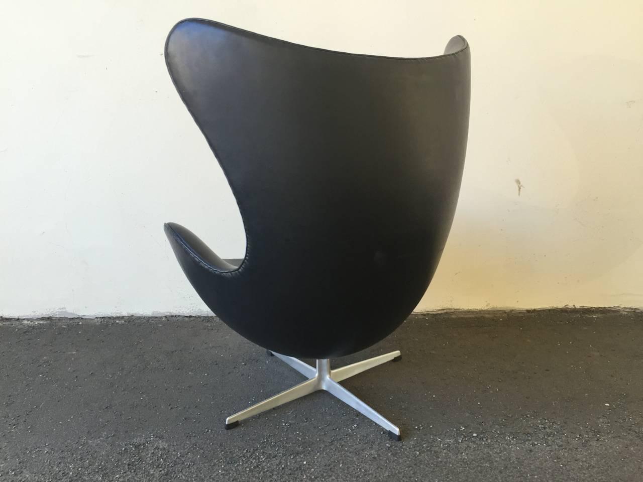 First Edition Arne Jacobsen Egg Chair in Good Original Condition In Good Condition In Munich, DE