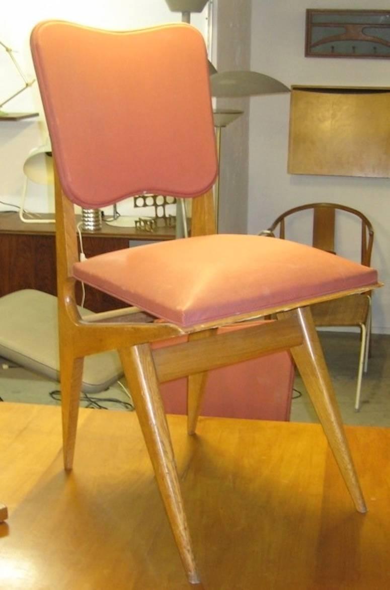 Mid-Century Modern Ensemble de quatre chaises de salle à manger du milieu du siècle dernier en vente