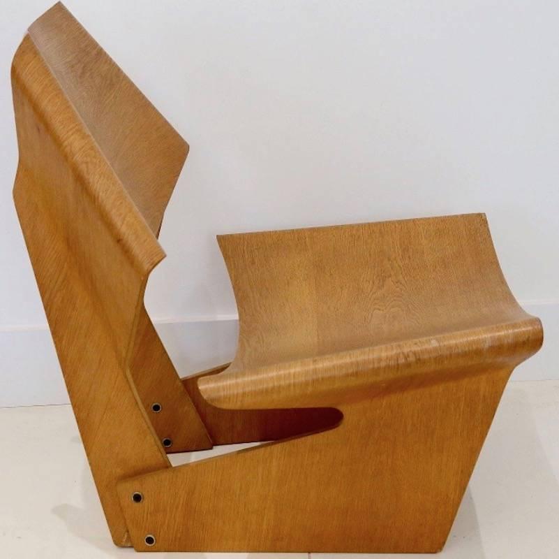The icon of Danish design. Two pieces of laminated wood - very innovative, but too expensive in its production. So only a limited number was produced. Only a view showed up at international auctions over the last decades.