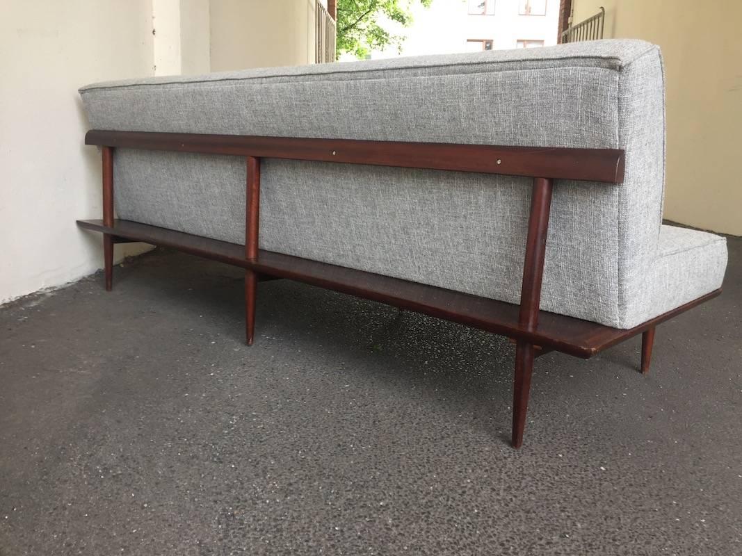 Mid-Century Modern Wonderful Sofa from Brazil with Amazing Details attributed to Jorge Zalszupin For Sale