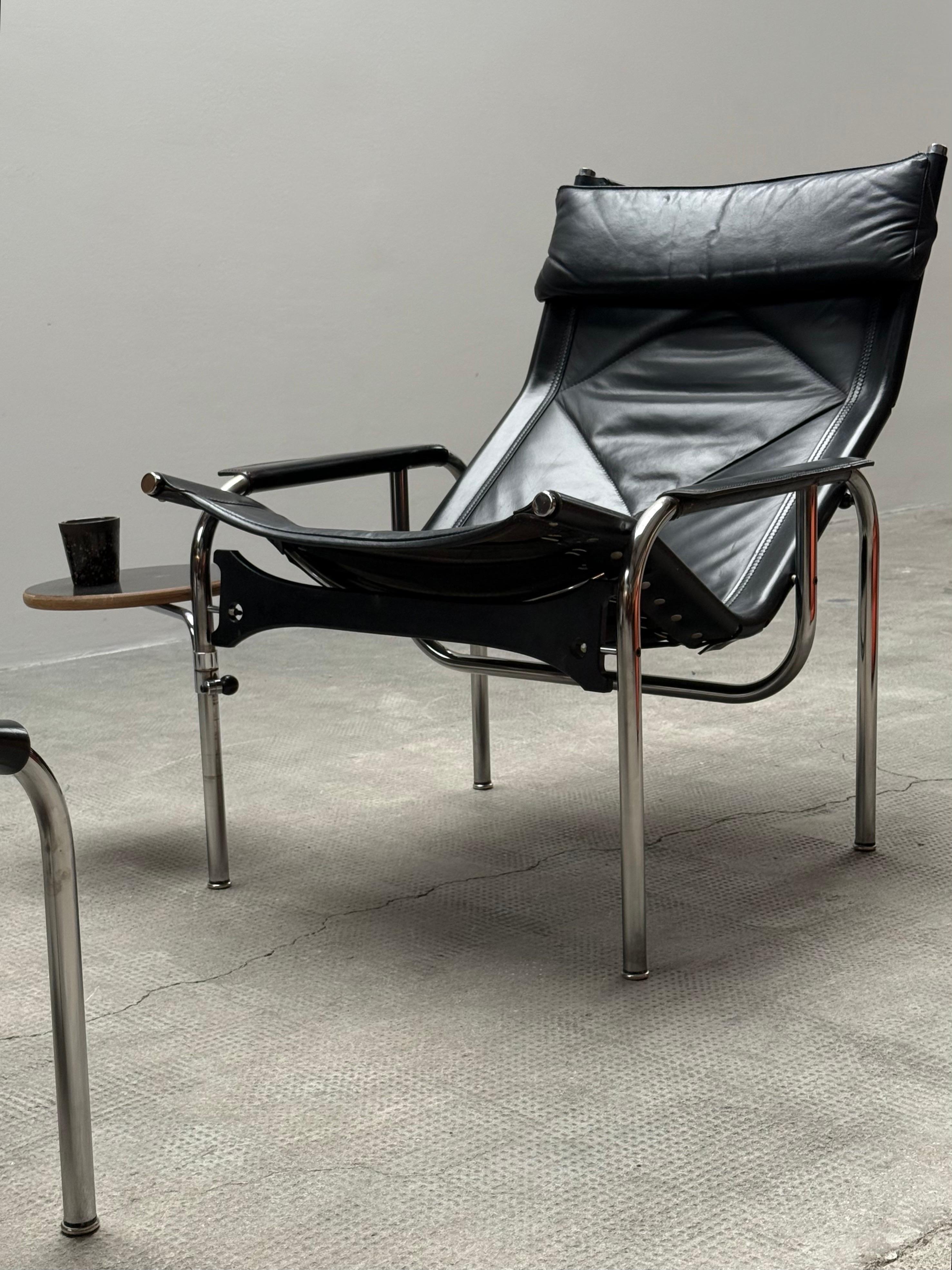 Cuir HANS EICHENBERGER FOR STRÄSSLE LOUNGE ARMCHAIR WITH STOOL LEATHER STEELTUBE, années 60 en vente