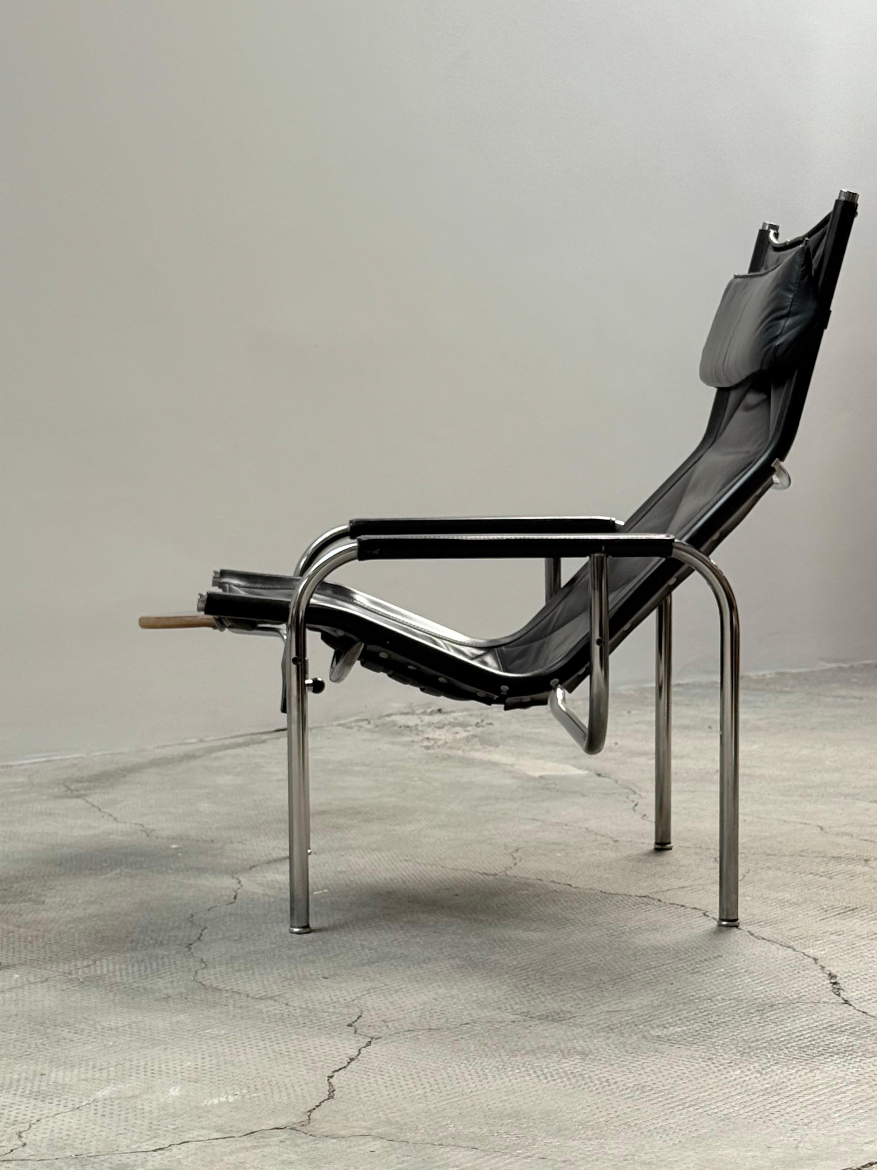 Fin du 20e siècle HANS EICHENBERGER FOR STRÄSSLE LOUNGE ARMCHAIR WITH STOOL LEATHER STEELTUBE, années 60 en vente