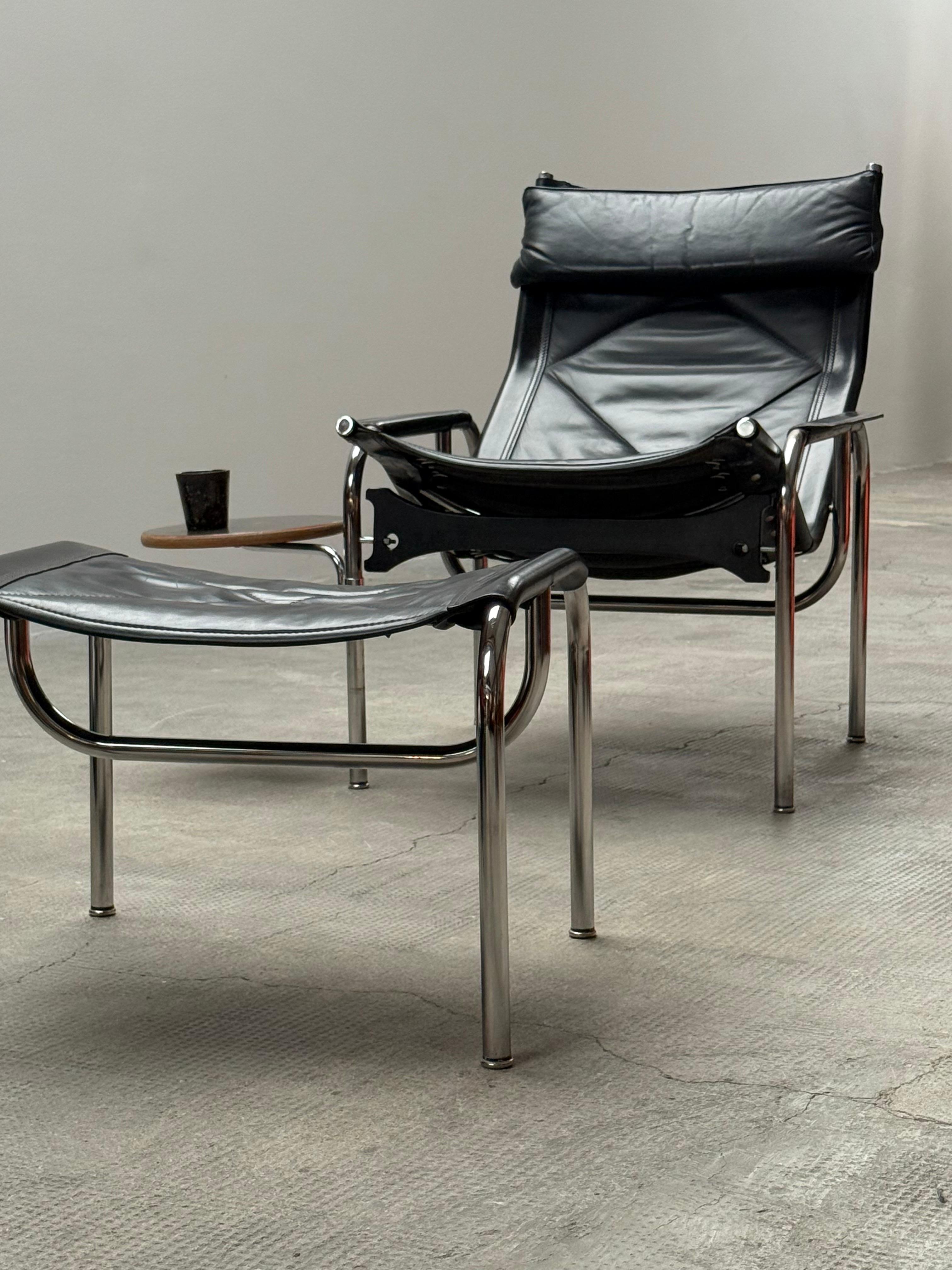 HANS EICHENBERGER FOR STRÄSSLE LOUNGE ARMCHAIR WITH STOOL LEATHER STEELTUBE, années 60 en vente 1