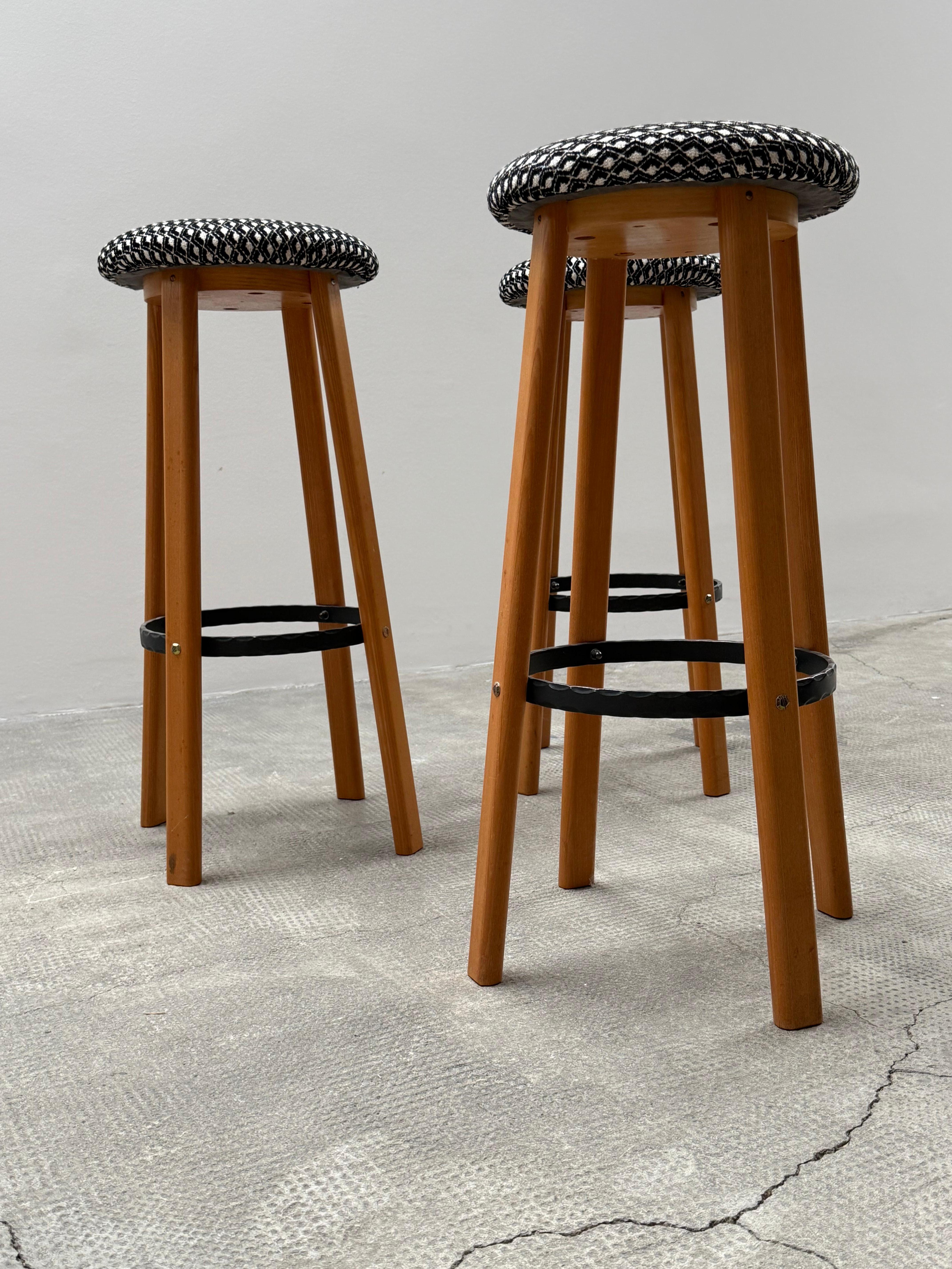 SET OF 3 BAR STOOLS ASH WOOD WROUGHT IRON, GERMANY 1970s For Sale 6
