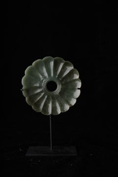Chrysanthemum-Shaped Carved Jade Tea Cup Stand