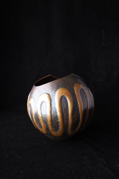 Hammered Copper Vase with Gold Accents by Tamagawa Masao, Gyokusendo Workshop