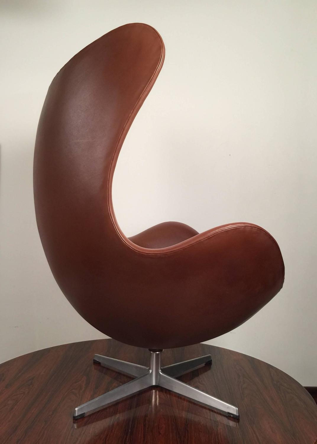 Early Arne Jacobsen Egg Chair In Original Brown Leather By Fritz Hansen