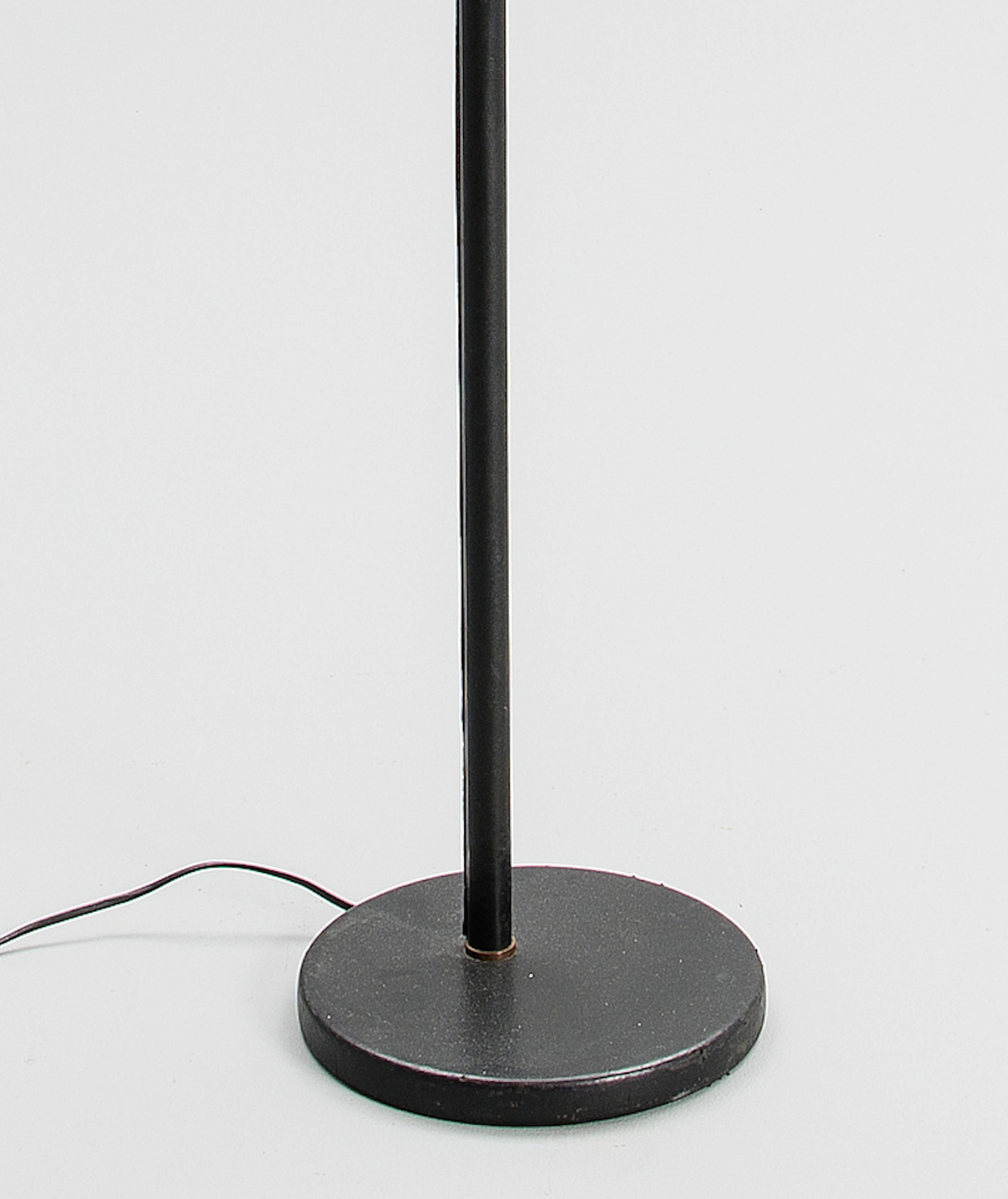Alvar Aalto A 808 Floor Lamp for Valaistustyö In Excellent Condition In Madrid, ES
