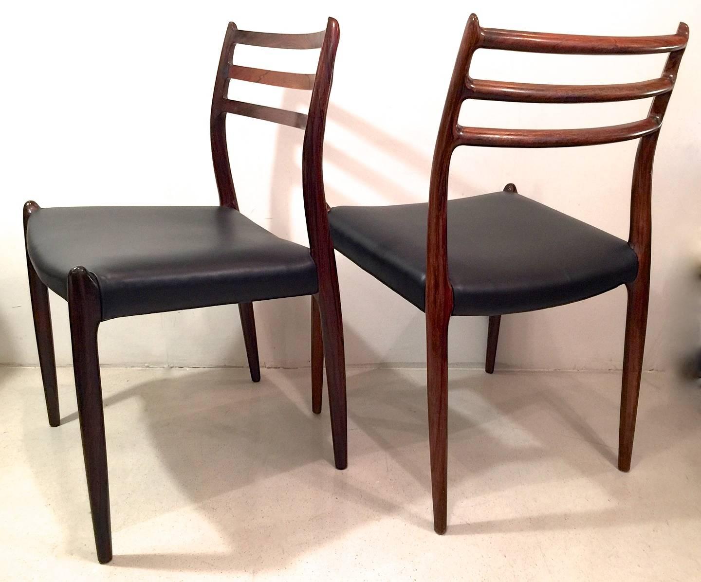 Set of Four Rio Rosewood Patinated Leather N.O.Moller Chairs In Excellent Condition In Madrid, ES