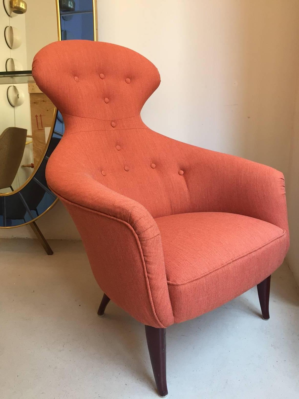 An armchair designed by Kerstin Horlin Holquist in 1958 and edited by Nordiska Kompaniet (NK) as part of the Triva series. Reupholstered in excellent Italian fabric. Beech feet.
 