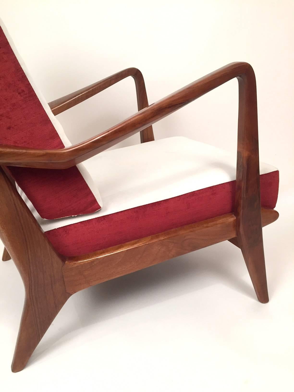 Pair of Gio Ponti Walnut Chairs Model No 516 for Cassina, 1950s 3