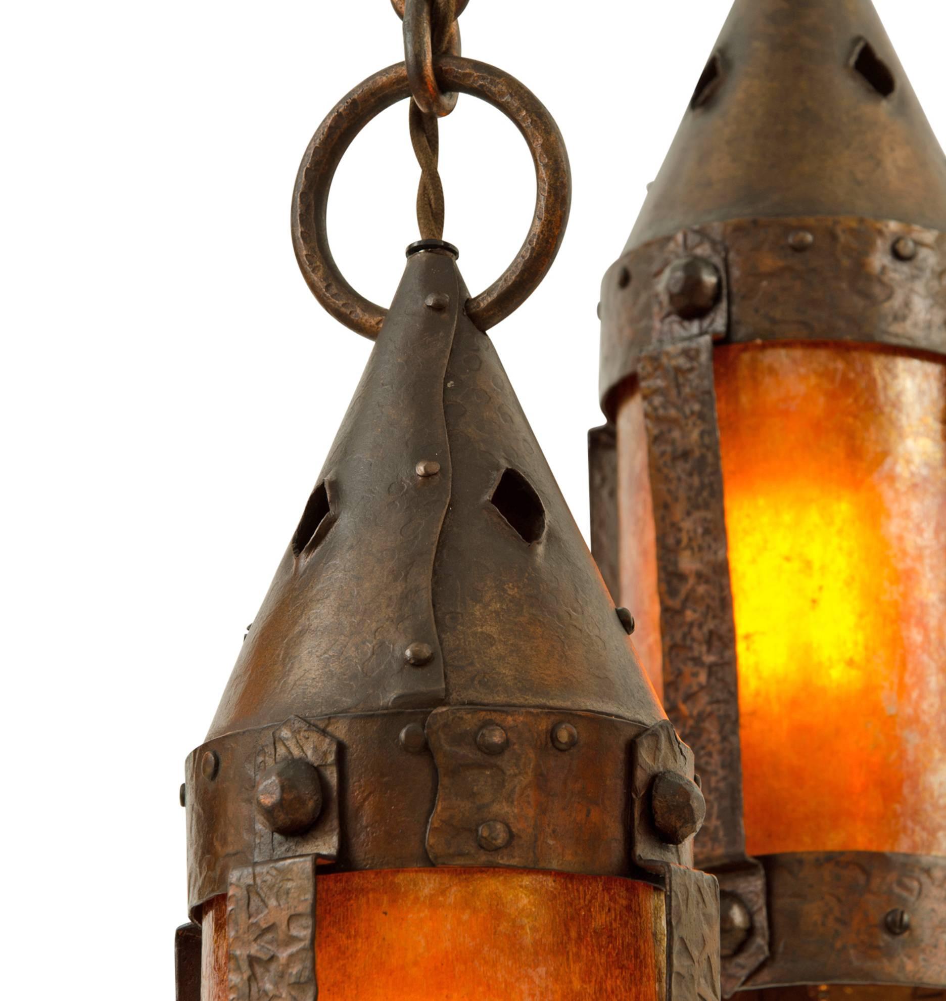 Early 20th Century Wrought Iron Arts & Crafts Chandelier with Mica Lanterns, circa 1915