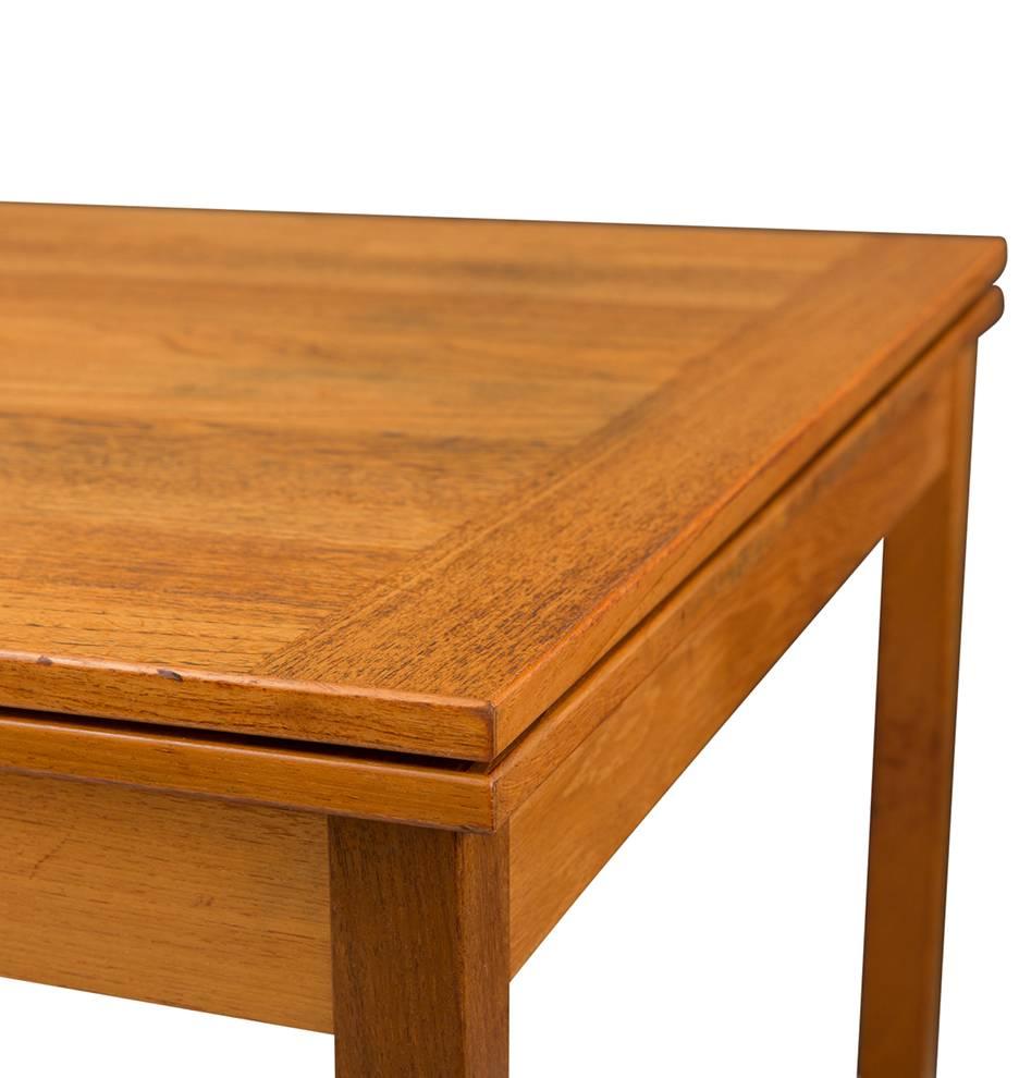 Mid-Century Teak Dining Table with Extendable Leaves, circa 1965 In Good Condition In Portland, OR