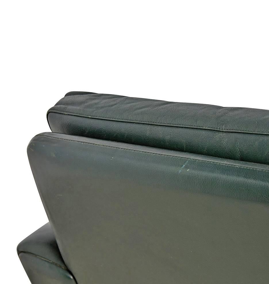 Three-Seat Sofa by Thams with Green Leather Upholstery, circa 1960s 2