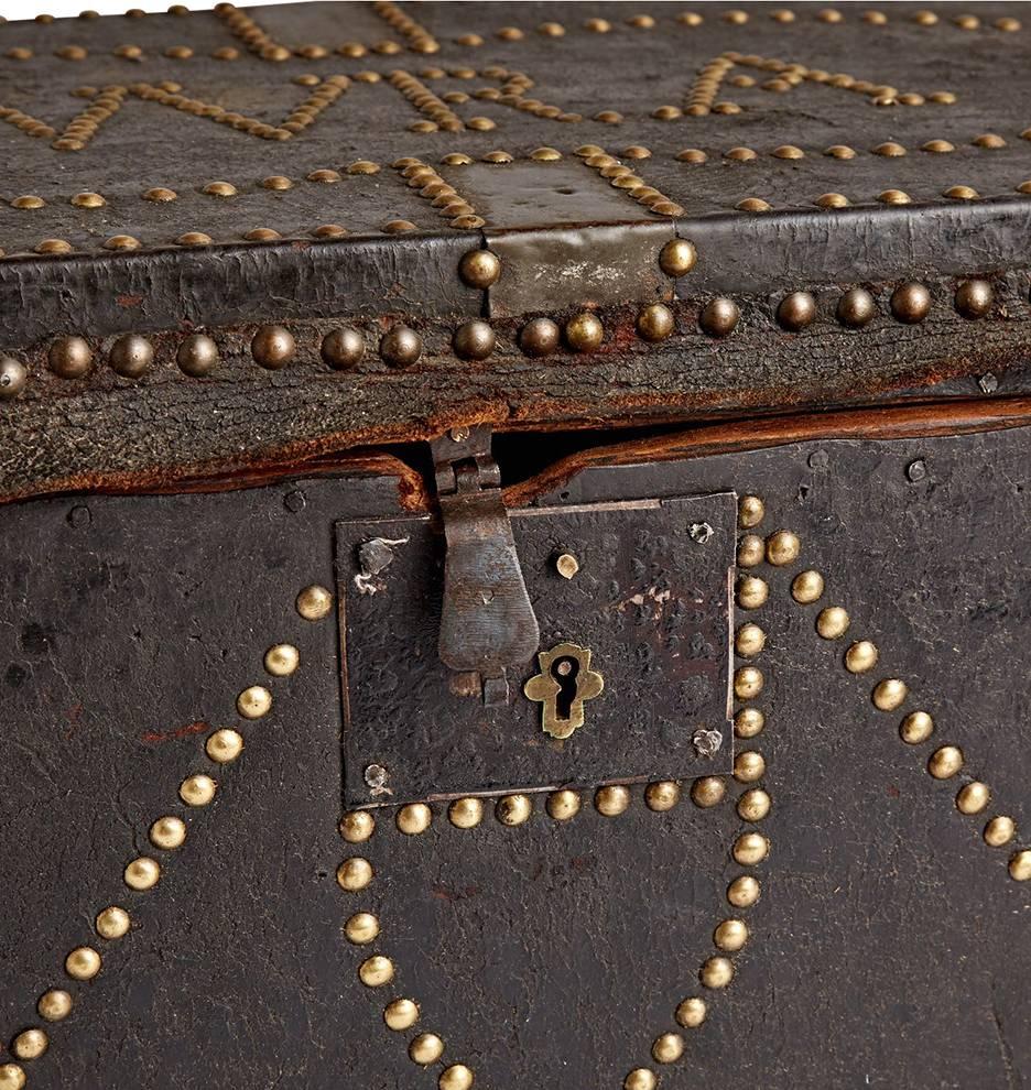 Leather-Clad Trunk with Nailhead Decoration, circa 1910 For Sale 2