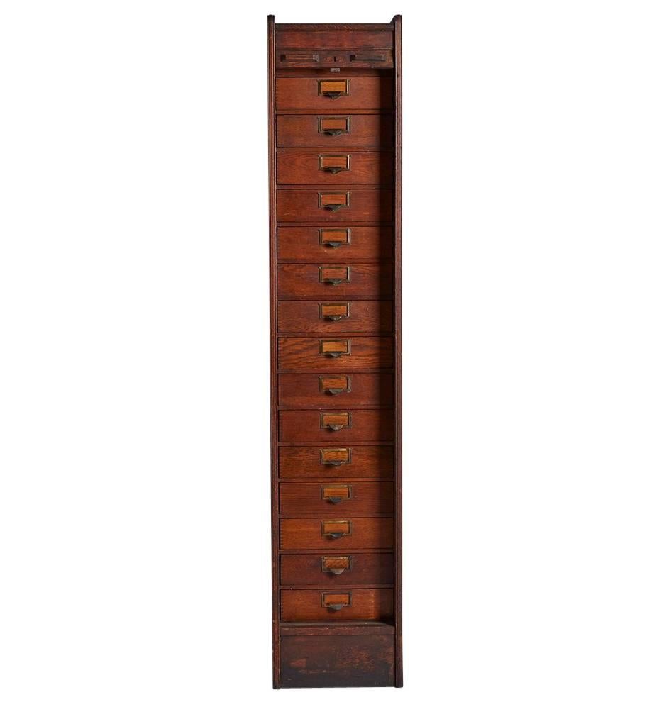 It's the sort of cabinet we pine for although it's made of solid and veneered oak. Pictured here is a rare bird: a standing 'Ideal File' cabinet that offers functionality as well as stunning utilitarian charm. Built by Globe at the turn of the