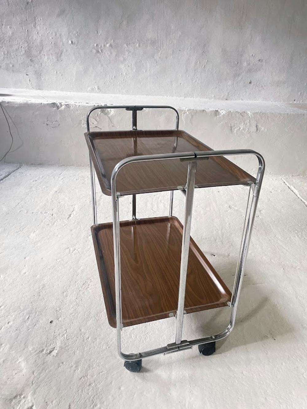 Milieu du XXe siècle Chariot de service pliant en chrome du milieu du siècle, années 1950 Allemagne en vente