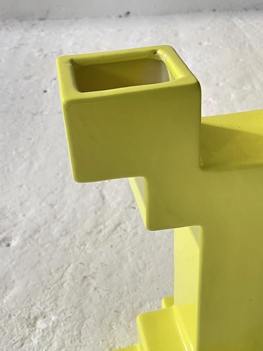 Europeo Vaso in ceramica stile Memphis Atzeco di Florio Keramia in vendita
