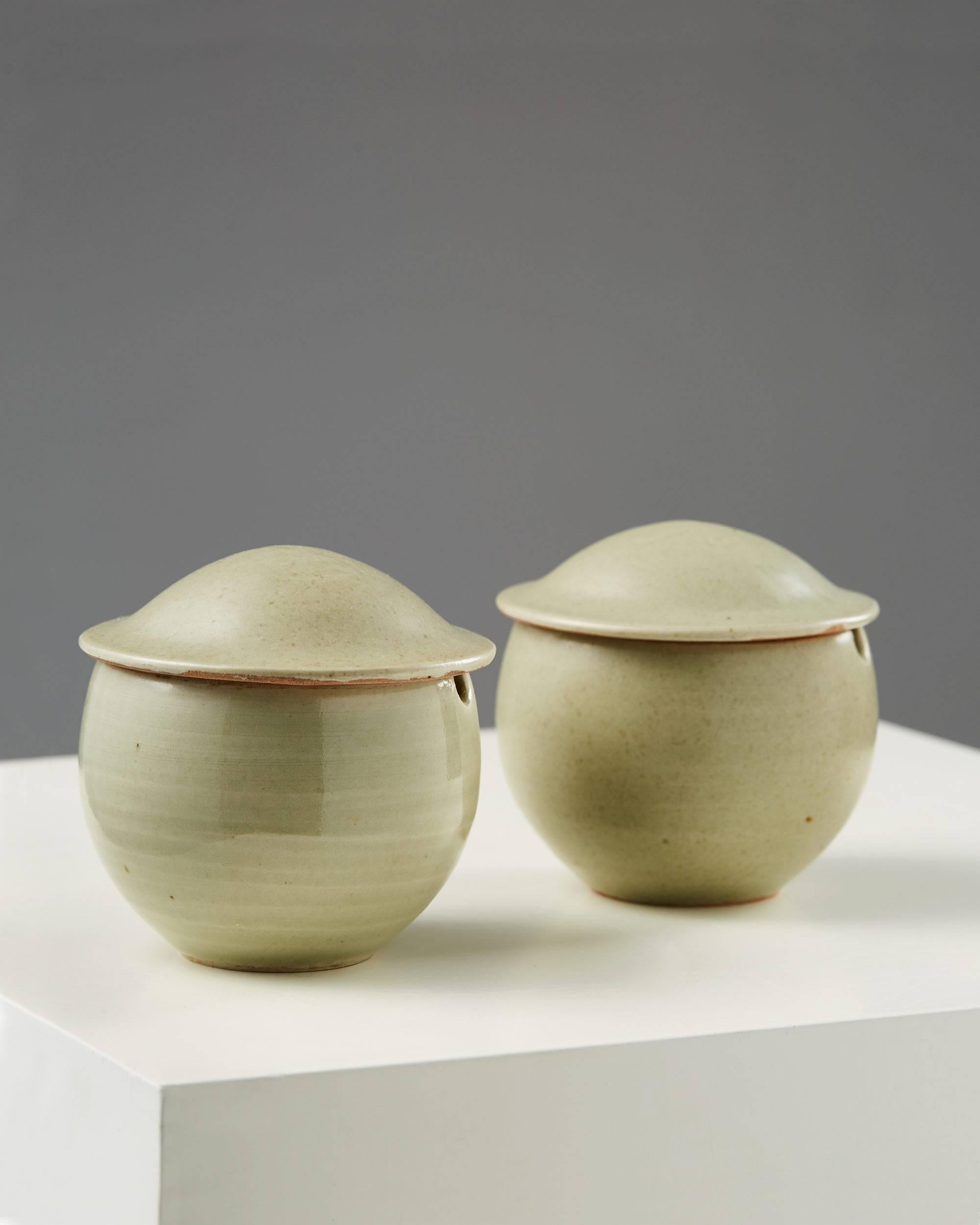 Pair of Lidded Bowls for St. Ives Pottery, England, 1980s In Excellent Condition In Stockholm, SE