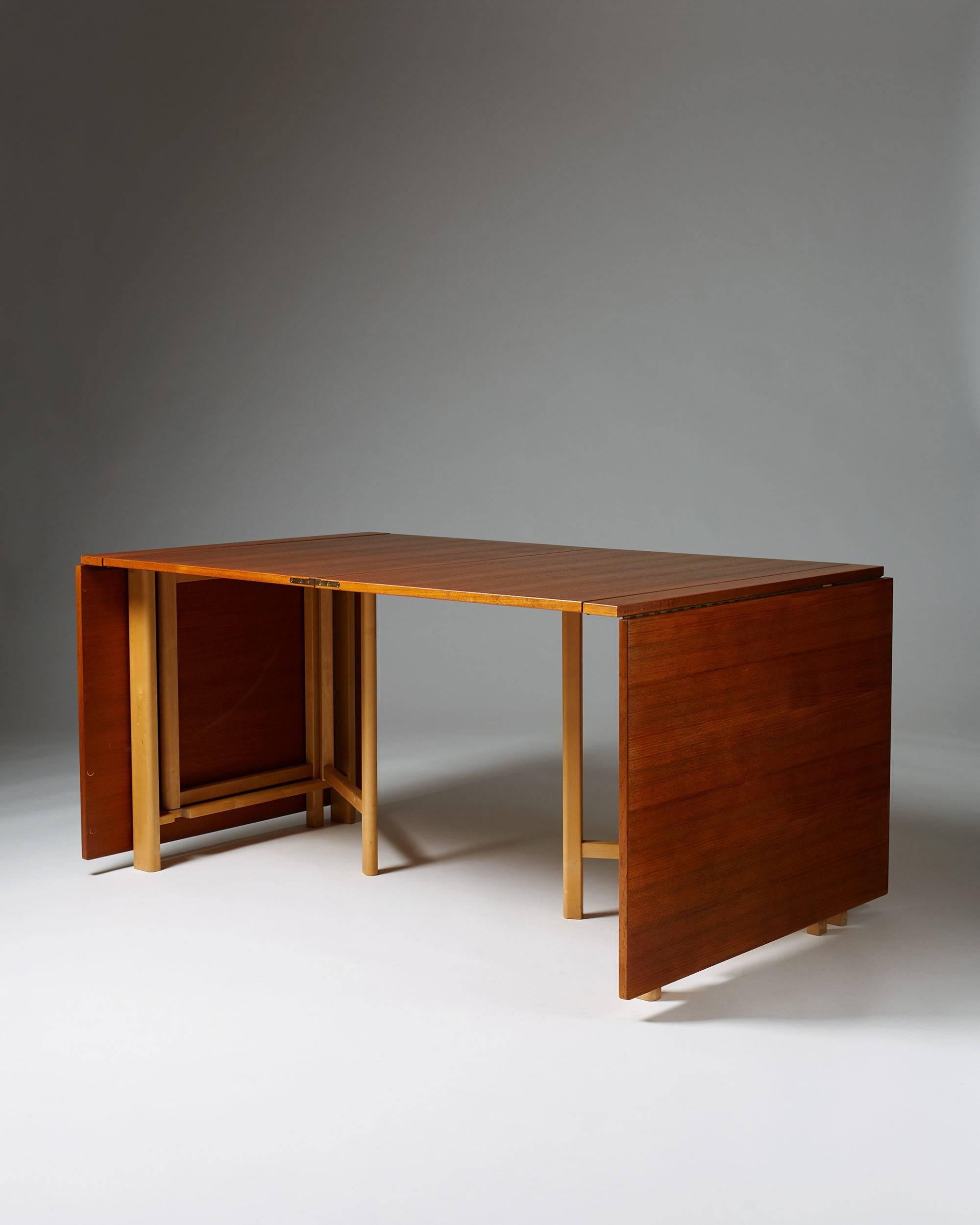 Scandinavian Modern Dining Table “Maria Flap” Designed by Bruno Mathsson, Sweden, 1965