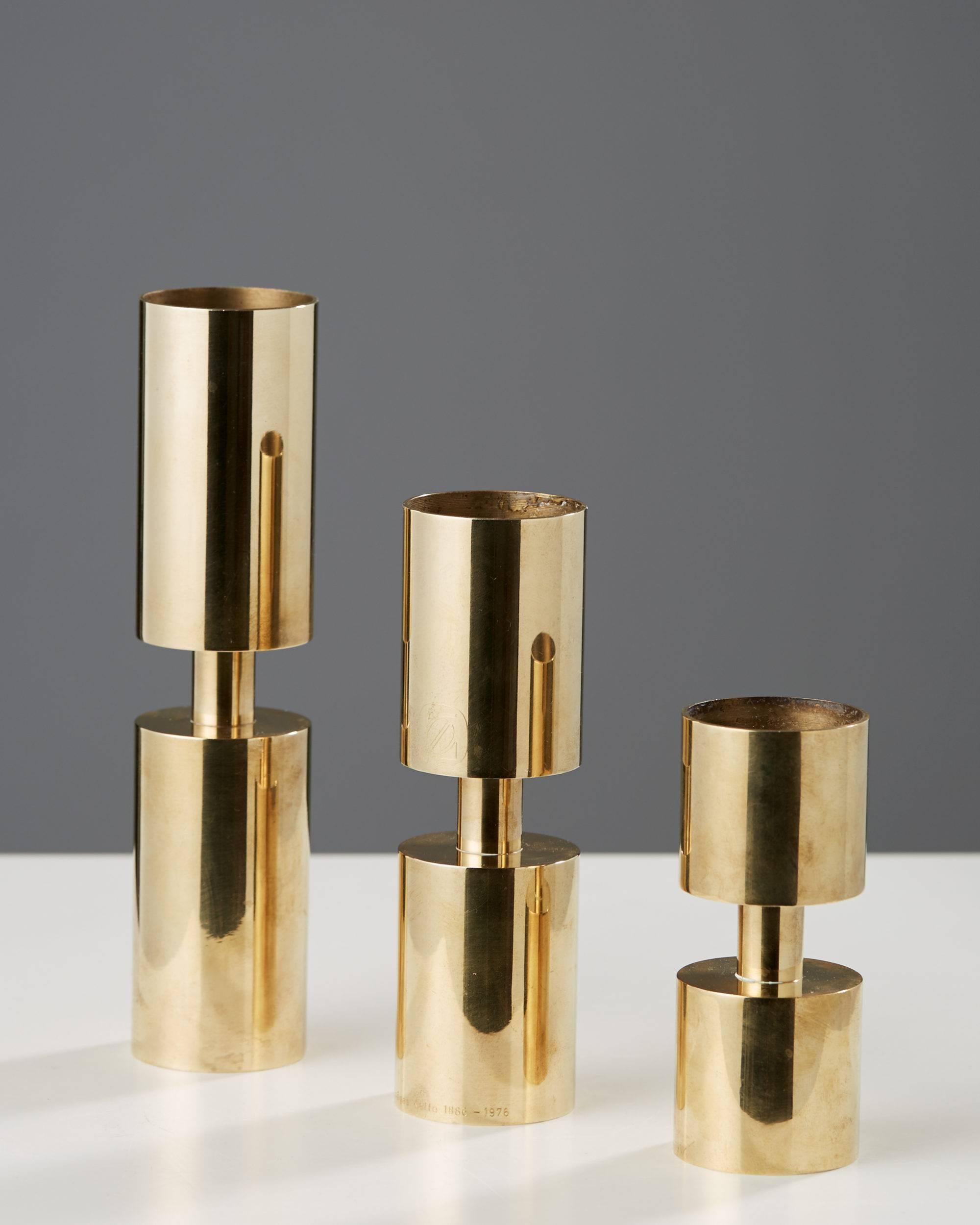 Set of three candleholders for Zoega, Sweden.
1976.

Brass.

Measures: H 10-18 cm/ 4