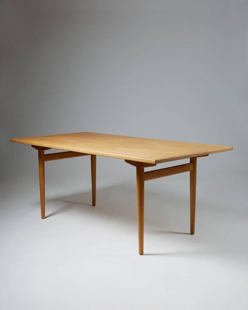 hans wegner dining table