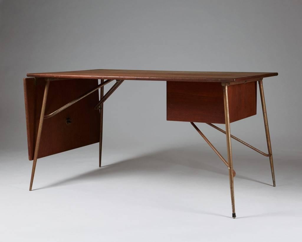 Desk Designed by Börge Mogensen for Söborg, Denmark, 1952 In Excellent Condition In Stockholm, SE