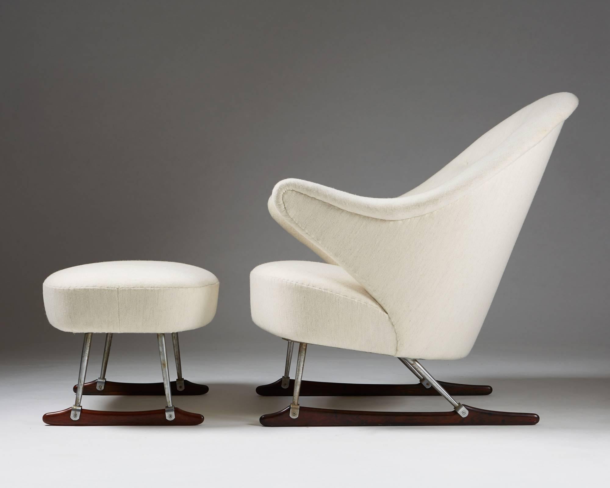 Scandinavian Modern Sleigh Chair and footstool by Børge Mogensen for Tage M Christensen & Co, 1953 For Sale