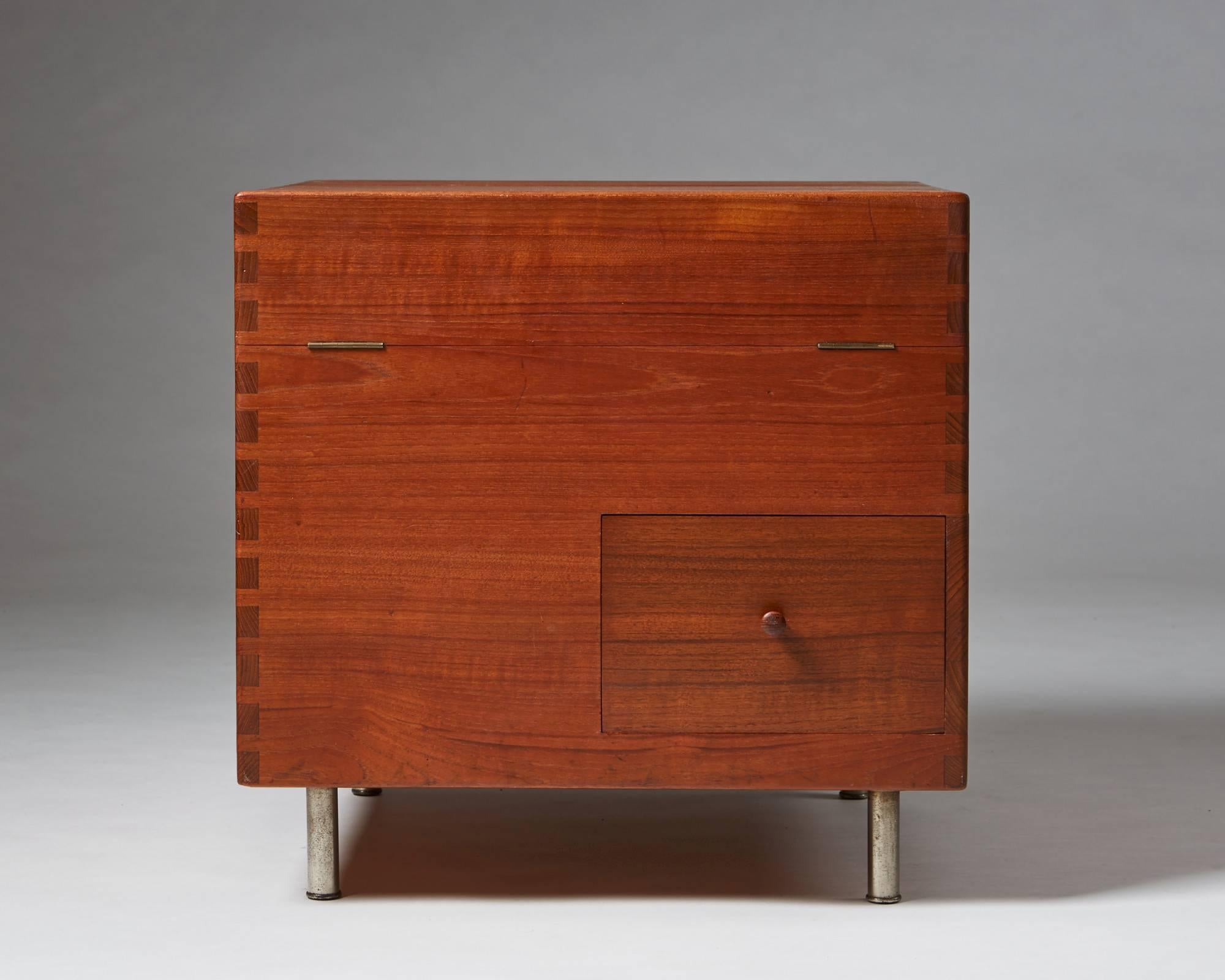 hans wegner cabinet