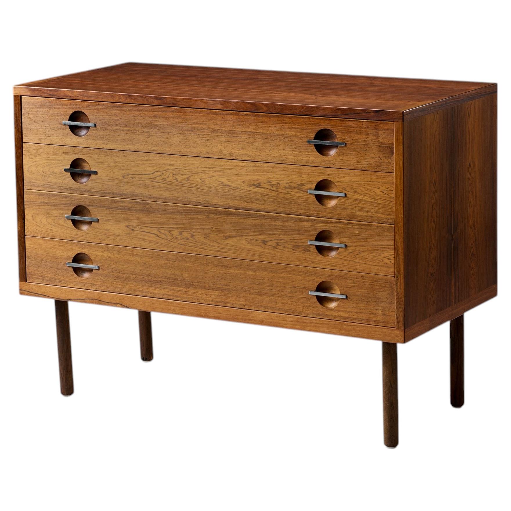 Chest of drawers 'Model RY 250' designed by Hans J. Wegner for Ry Møbler For Sale