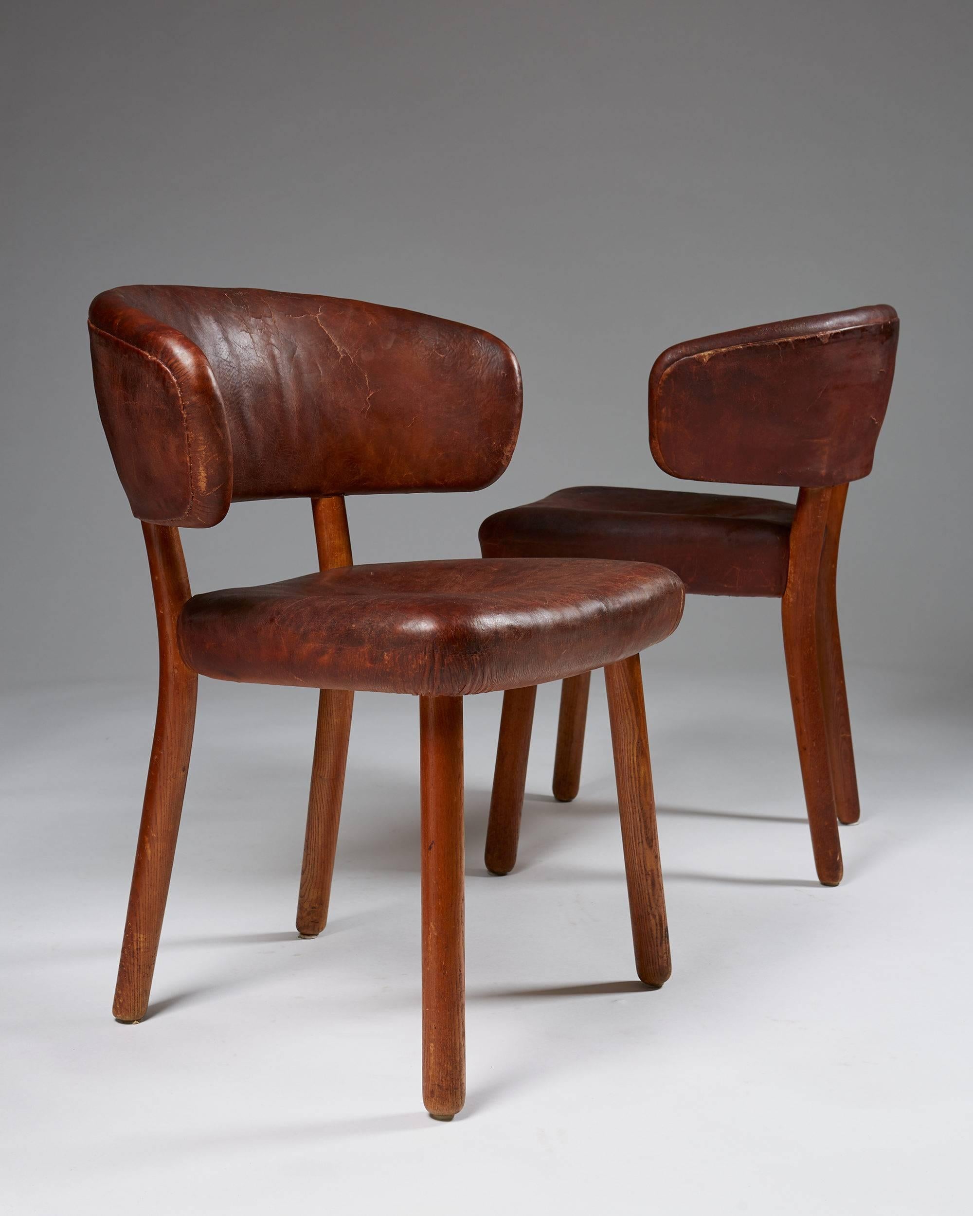 Pair of Chairs Designed by Hans-Christian Hansen and Viggo Jörgensen In Excellent Condition In Stockholm, SE