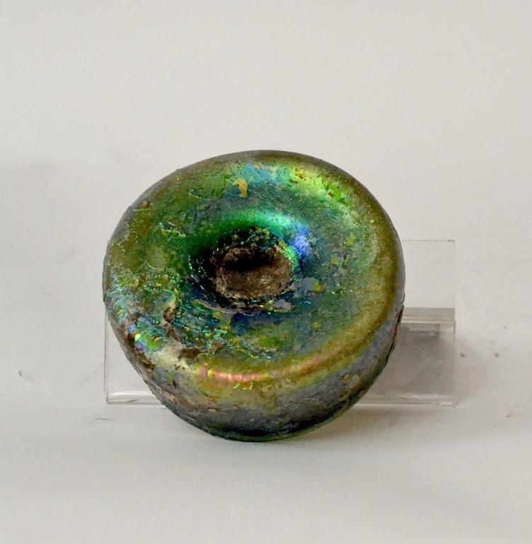 Roman Iridescent Glass Bowl, 1st-3rd Century AD In Excellent Condition In Stockholm, SE