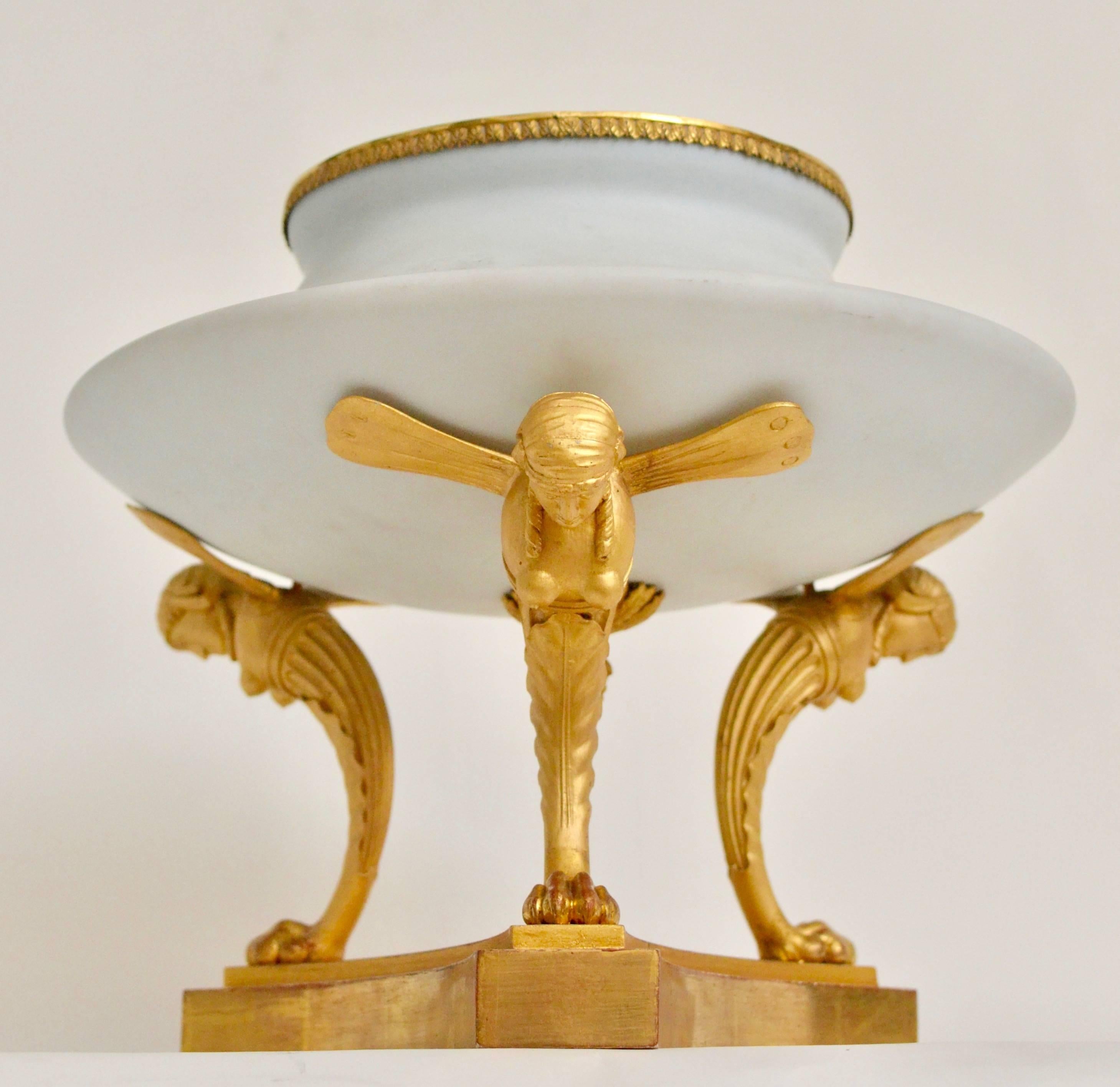 Swedish Brazier Shaped Opaline Glass Urn on a Carved Giltwood Stand, circa 1805 In Excellent Condition In Stockholm, SE