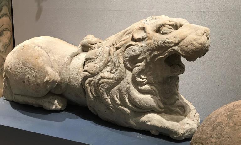 Pair of 17th Century Carved Sandstone Reclining Lions Originally Part of the In Fair Condition In Stockholm, SE