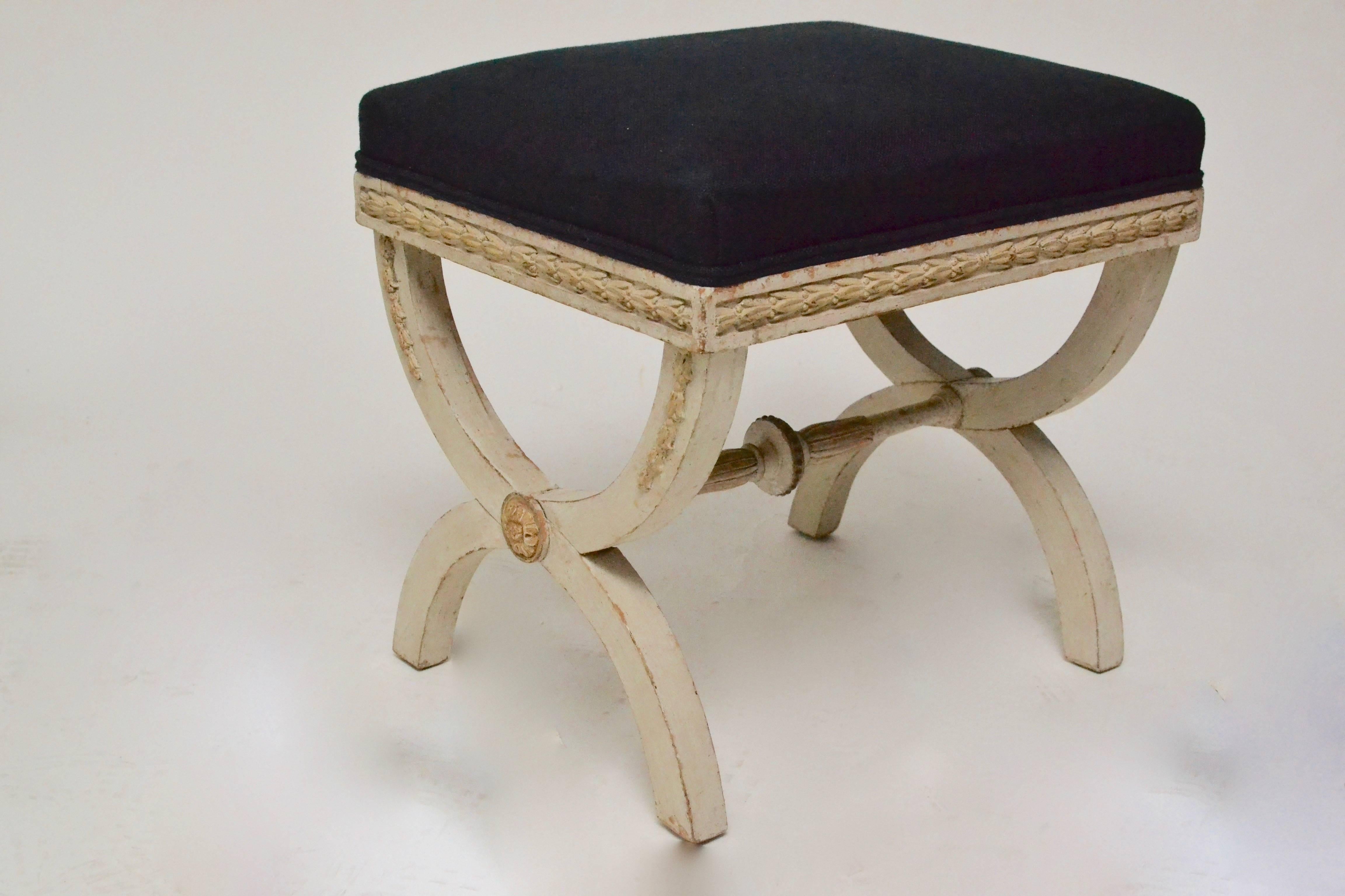 Swedish Gustavian Original Grey Painted Stool, circa 1800 In Excellent Condition In Stockholm, SE
