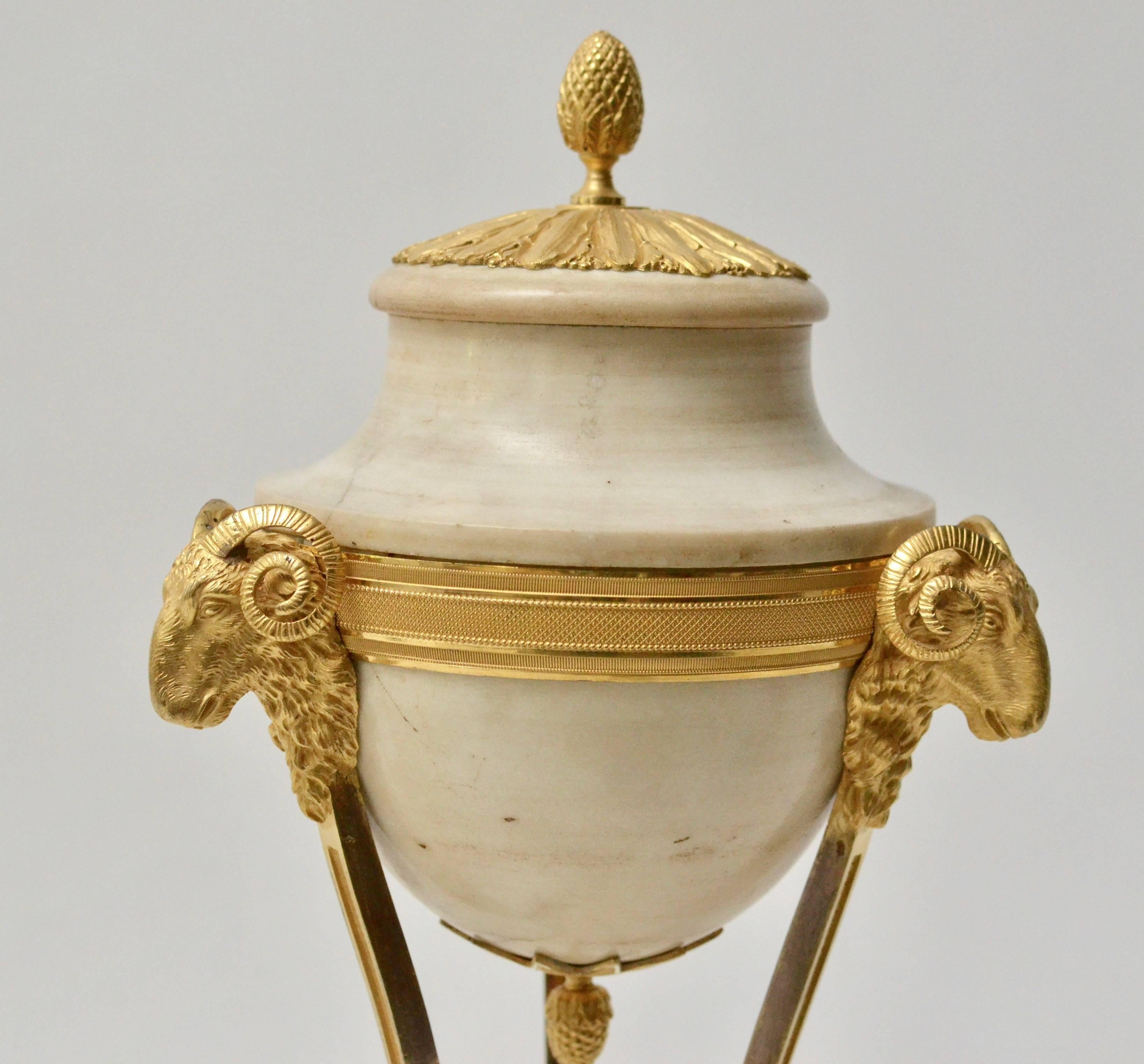 Pair of Louis XVI Gilt Bronze and White Marble Urns In Good Condition In Stockholm, SE