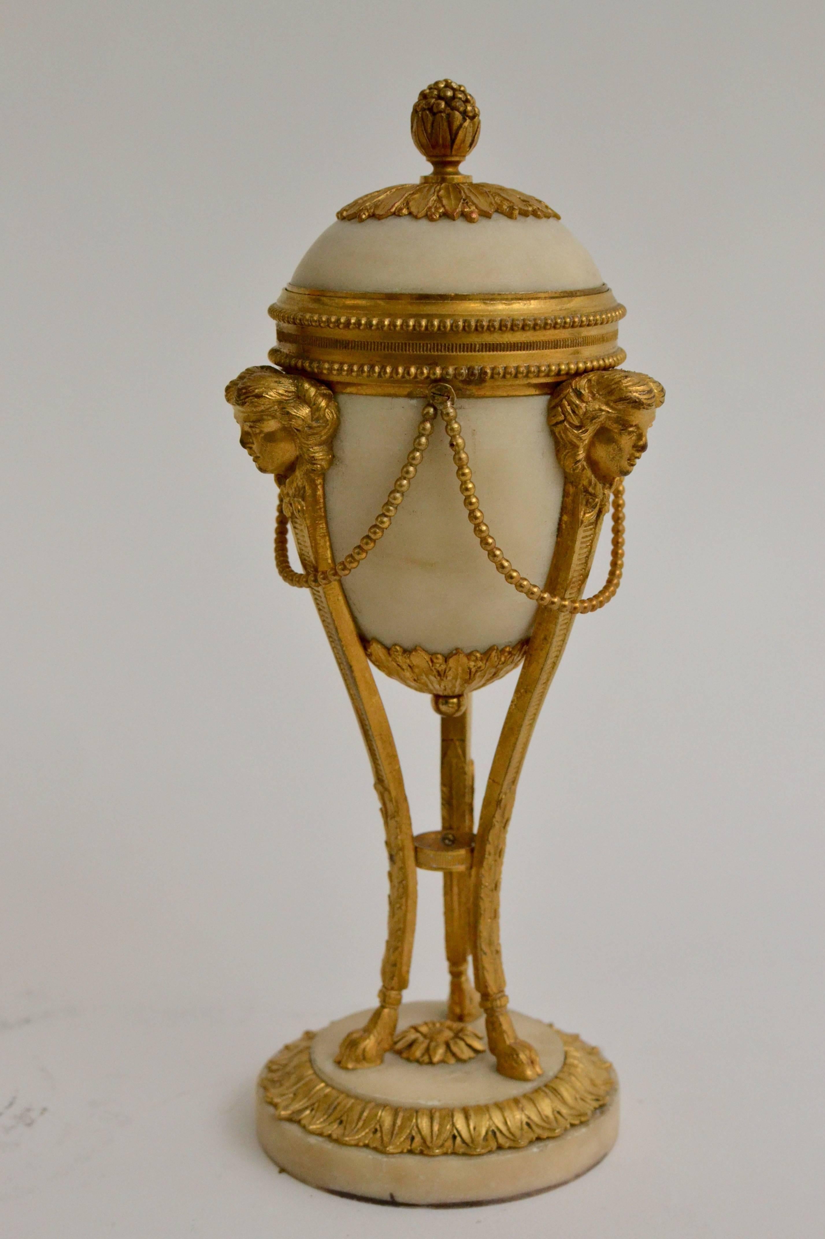 Pair of Gilt Bronze and White Marble Louis XVI Cassolettes In Excellent Condition In Stockholm, SE