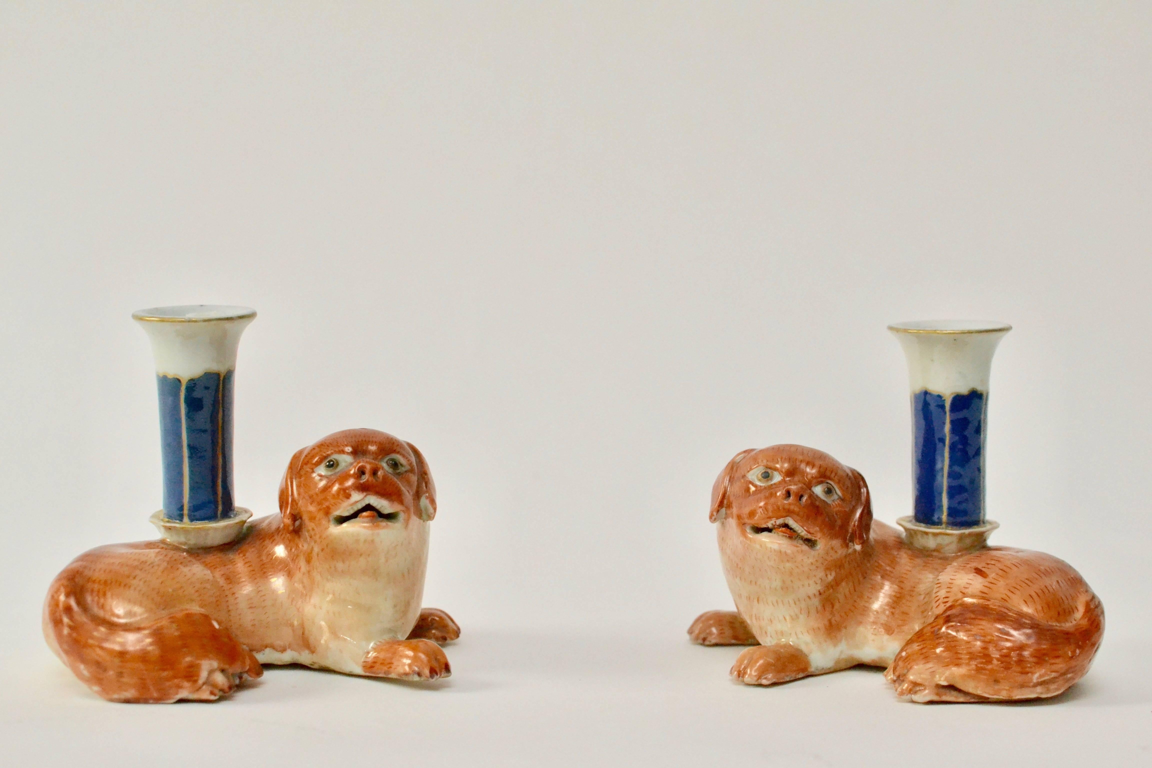 Pair of Late 18th Century, Chinese Export Porcelain Dog-Form Candlesticks In Excellent Condition In Stockholm, SE