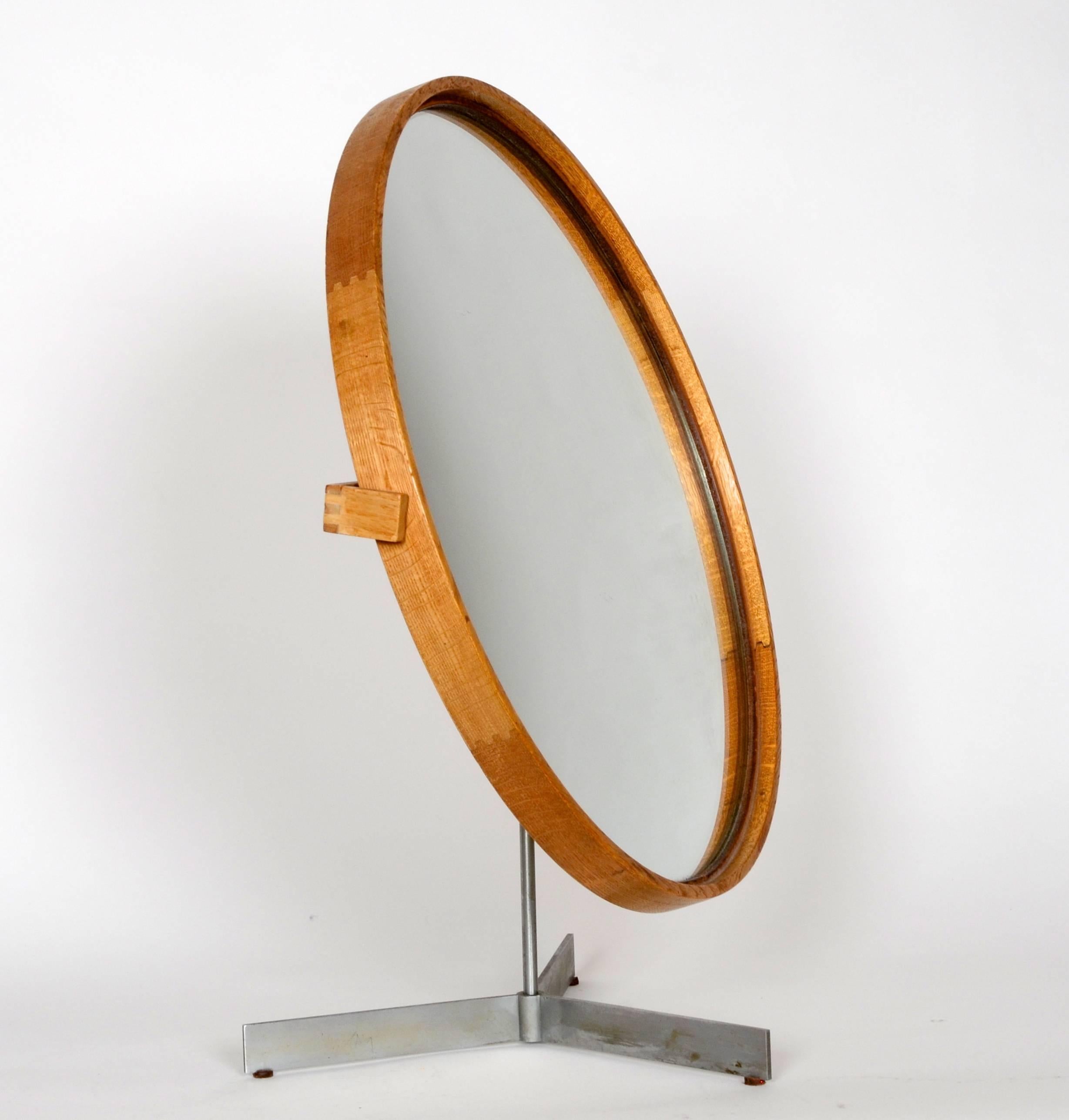 Table mirror in oak and stainless steel, designed by Uno & Östen Kristiansson for Luxus, Sweden, 1960s.