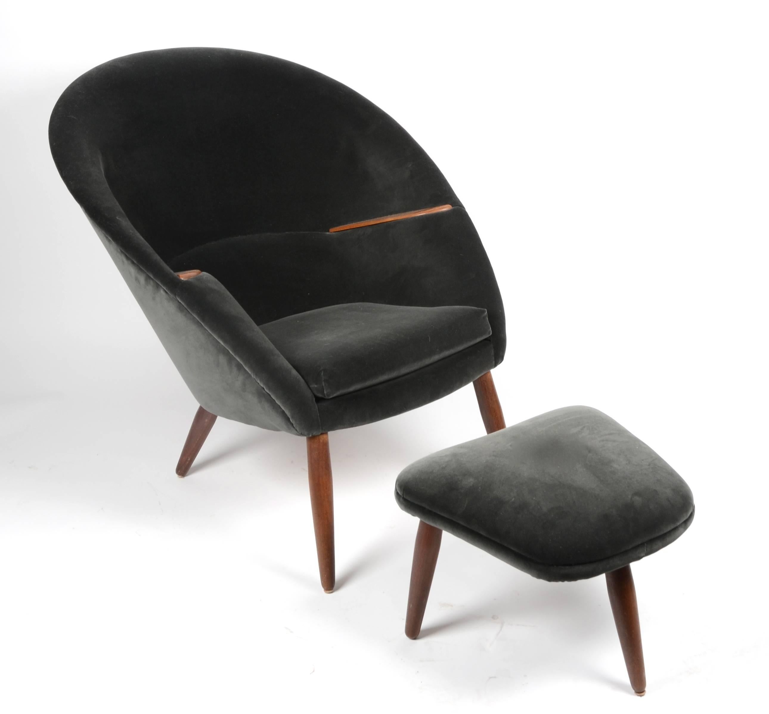 Scandinavian Modern Lounge Chair and Ottoman by Nanna Ditzel, Kolds Savværk, Denmark, 1950s