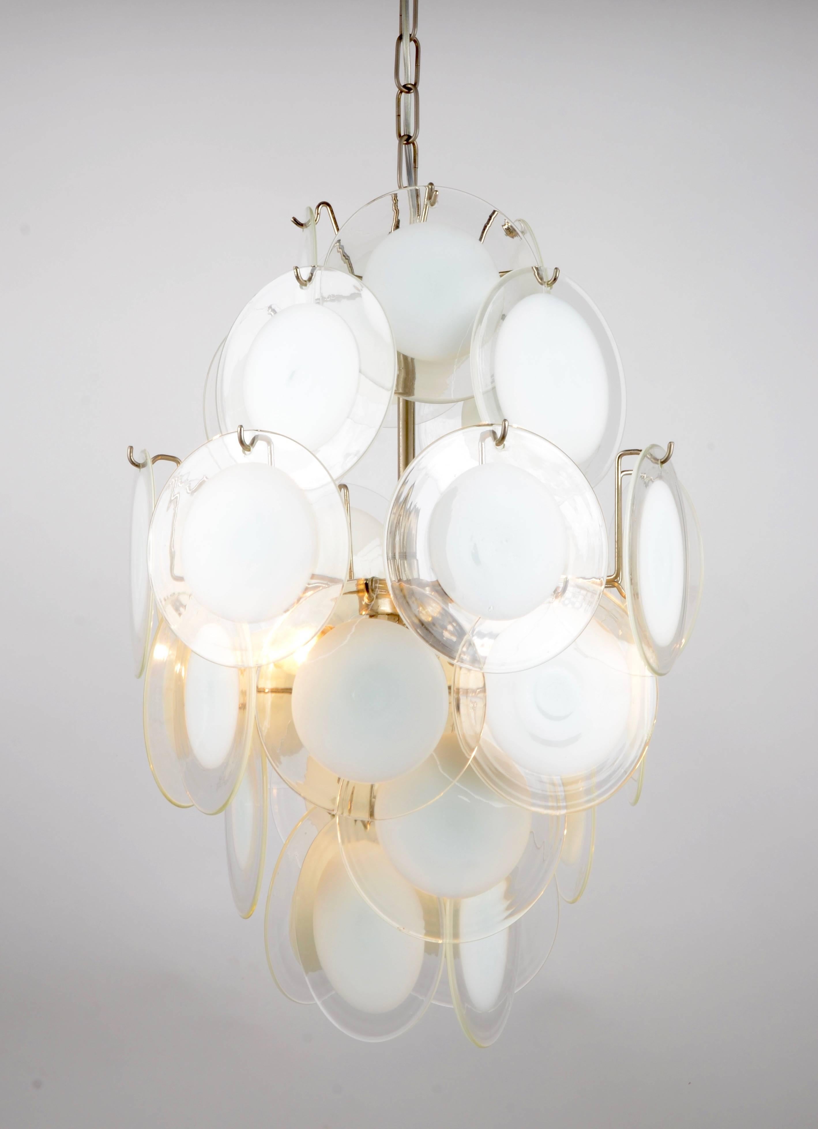 Mid-Century Modern Vistosi, Clear and White Glass Disc Chandelier, Italy, 1970s
